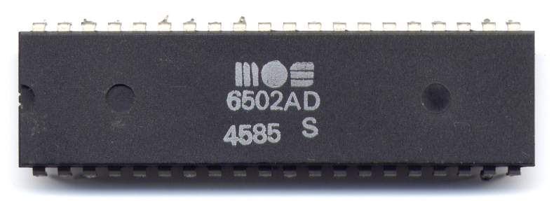 A MOS 6502 processor in a dual in-line package