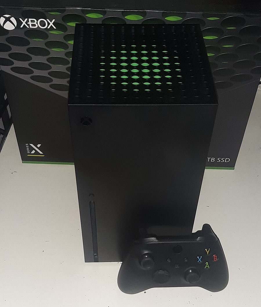 An Xbox Series X console